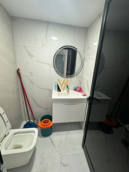 Tirane, shitet dyqan Kati 0, 100 m² 650.000 € (PAZARI I RI)