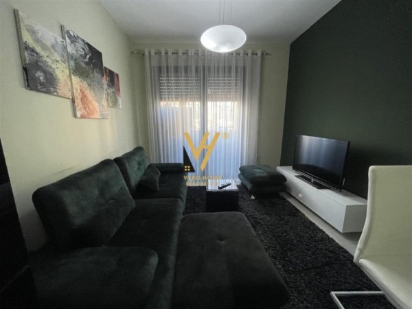 Tirane, jepet me qera apartament 1+1+Ballkon Kati 2, 60 m² 600 € (STADIUMI DINAMO)