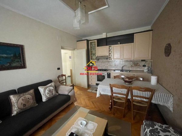 Vlore, shitet apartament 2+1 Kati 4, 70 m² 70.000 € (Rruga Janaq Kilica)