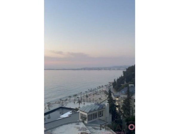 shitet , 1.400 m² 98.000 €