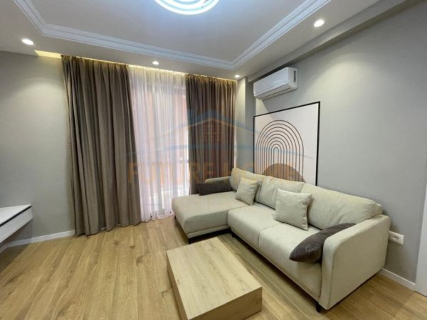 Tirane, shitet apartament 1+1 , 54 m² 148.000 € (21 Dhjetori)