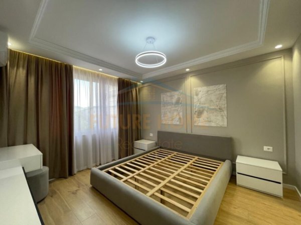 Tirane, shitet apartament 1+1 , 54 m² 148.000 € (21 Dhjetori)