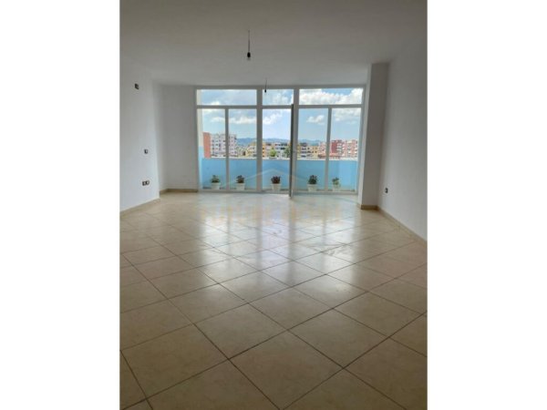Tirane, shitet apartament 2+1+Ballkon Kati 5, 120 m² 156.000 € (Don Bosco)
