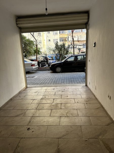 TIRANE 60.000€ (i diskutueshem)!  SHITET AMBJENT BIZNESI, i pershtatshem per garazhd, dyqan, zyre, magazine, etj.