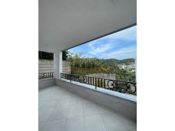 Tirane, jepet me qera apartament 2+1 , 125 m² 850 € (Kopeshti Botanik)
