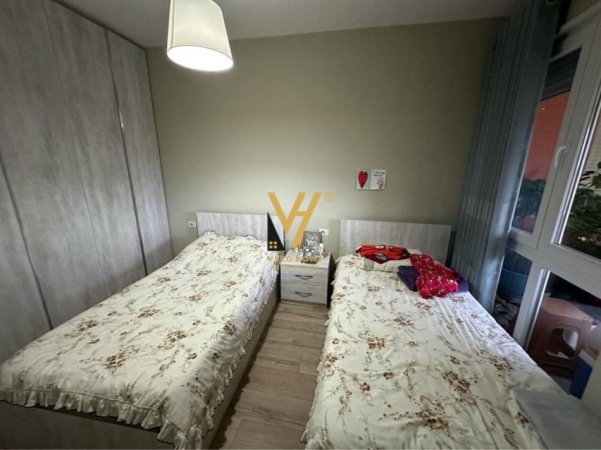 Tirane, jepet me qera apartament 1+1+Ballkon Kati 4, 75 m² 600 € (LIQENI I THATE)