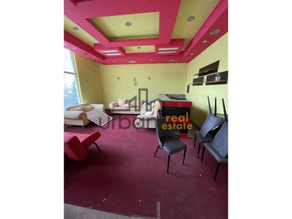 Tirane, shes ambjent te përshtatshëm për tu shndëruar edhe në ambjent banimi, 100 m² 85.000 € (Fresku)
