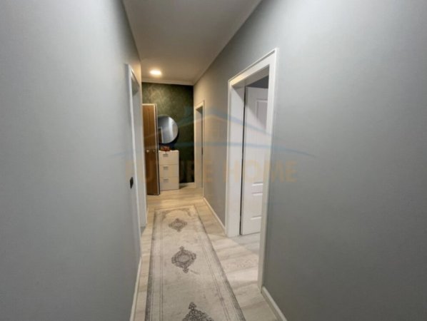 Tirane, shitet apartament 2+1+Ballkon Kati 3, 105 m² 165.000 € (Kopshti Botanik)