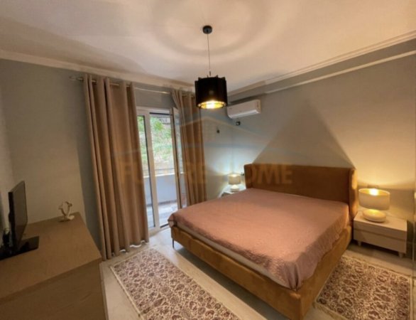 Tirane, shitet apartament 2+1+Ballkon Kati 3, 105 m² 165.000 € (Kopshti Botanik)
