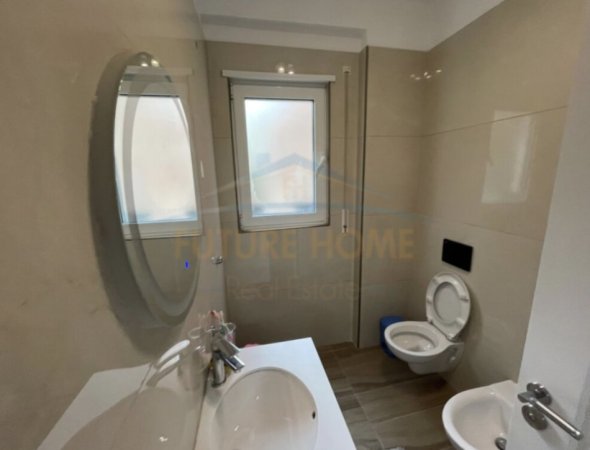 Tirane, shitet apartament 2+1+Ballkon Kati 3, 105 m² 165.000 € (Kopshti Botanik)
