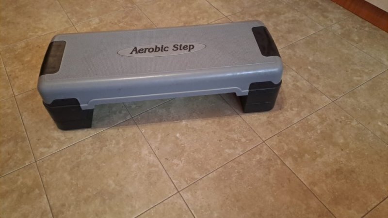Tirane, shes Stepa per aerobi 12 cope 6000 lek copa