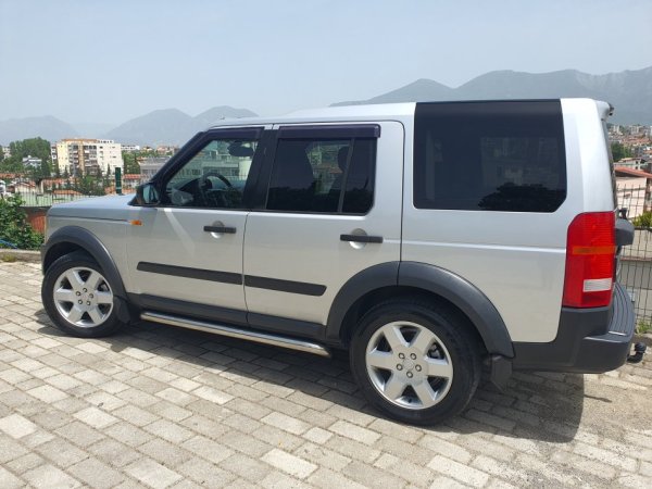 Tirane, shitet SUV | Fuoristrad | Xhip Nafte, gri metalizato automatik Klima 270.000 km 7.500 €