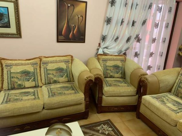 Korce, shes Okazion!!! Mobilje salloni 30.000 Leke