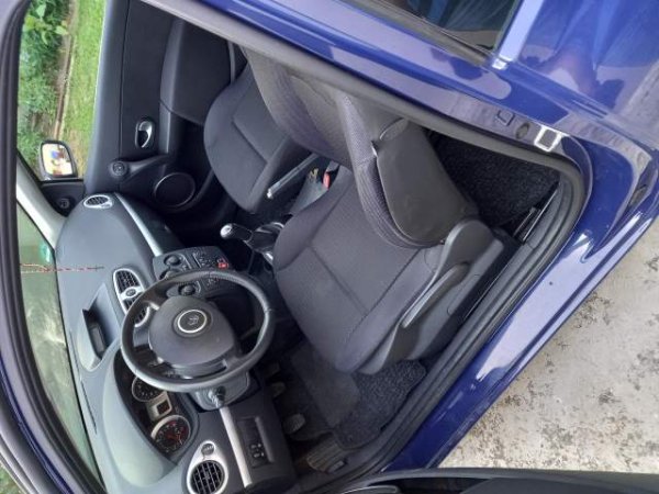 Tirane, shes makine Renault CliO III Viti 2007, 2.100 Euro