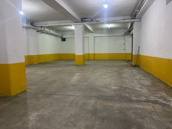 Tirane, shitet magazine Kati -1, 125 m² (5 Maji)
