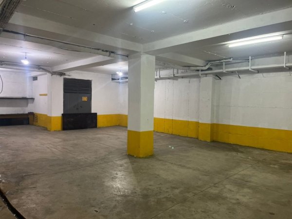 Tirane, shitet magazine Kati -1, 125 m² (5 Maji)
