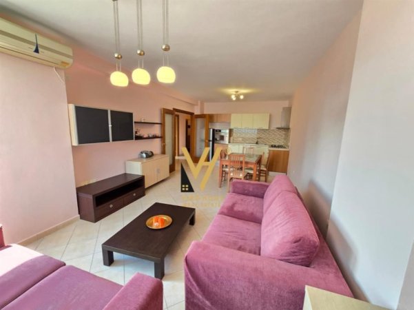 Tirane, jepet me qera apartament 2+1+Aneks+Ballkon Kati 5, 100 m² 750 € (PAZARI I RI)
