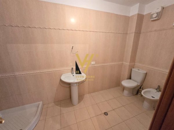 Tirane, jepet me qera apartament 2+1+Aneks+Ballkon Kati 5, 100 m² 750 € (PAZARI I RI)