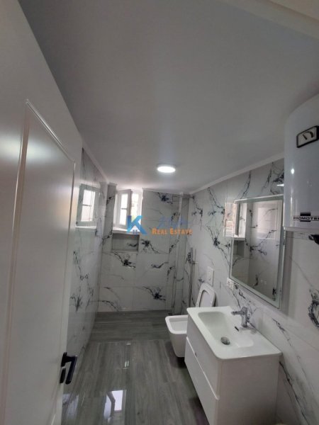 Tirane, shitet apartament 2+1 Kati 3, 64 m² 128.000 € (Brenda Unaze, Rruga Asim Vokshi)