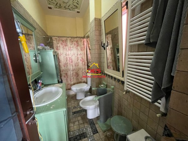 Vlore, shitet apartament+verande | Penthouse 3+1 Kati 9, 320 m² 335.000 € (Rruga Onufri)
