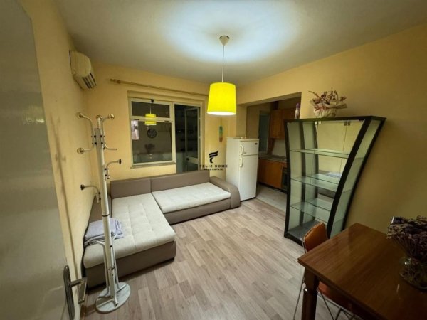Tirane, jepet me qera apartament 2+1 Kati 5, 80 m² 500 € (ISH EKSPOZITA)