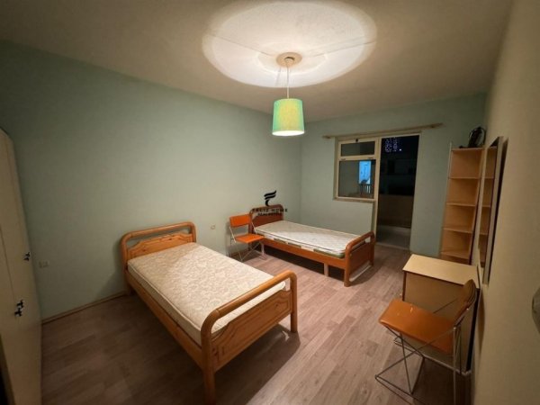 Tirane, jepet me qera apartament 2+1 Kati 5, 80 m² 500 € (ISH EKSPOZITA)