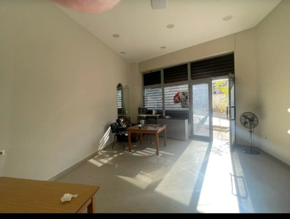 Tirane, shitet ambjent biznesi Kati 0, 43 m² 70.000 € (Ali Demi)