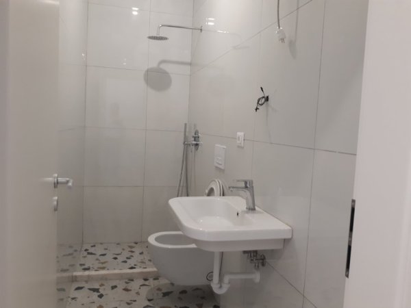 Tirane, shitet apartament 1+1+Ballkon Kati 3, 67 m² 90.000 € (Mangalem 21)