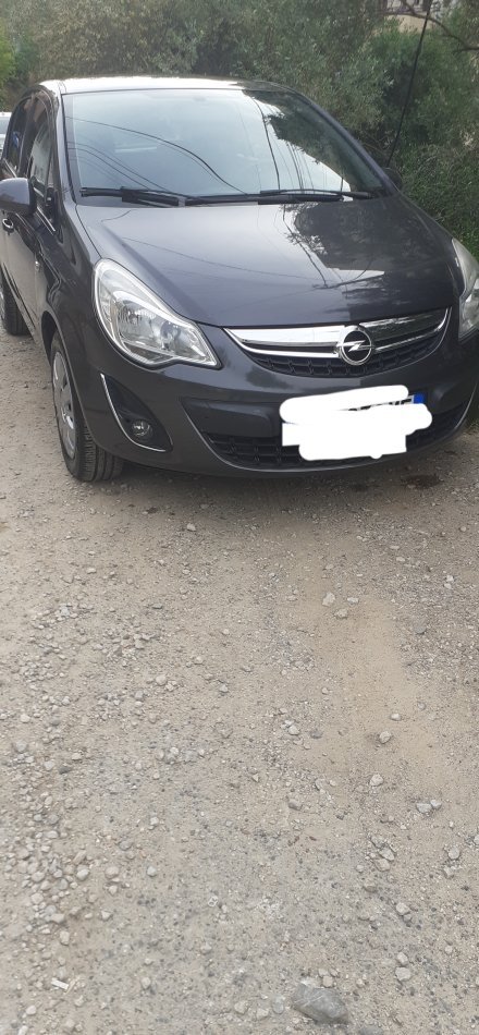 Tirane, jap me qera makine Opel corsa 1.3 nafte , viti 2014 Nafte, gri e erret manuale Klima 160.000 km 40 €