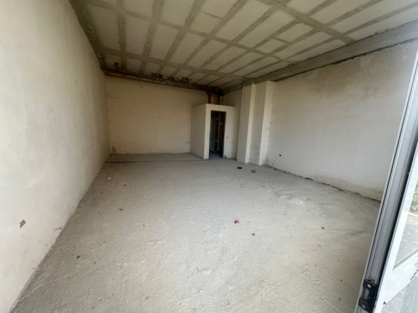 Tirane, shitet ambjent biznesi Kati 0, 333 m² 140.000 € (Fresk)