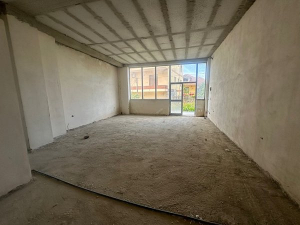 Tirane, shitet ambjent biznesi Kati 0, 333 m² 140.000 € (Fresk)