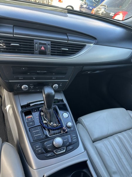 Tirane, shitet me portobagazh Audi A6 Avant C7 Nafte, e zeze automatik Klima 278.000 km 10.000 €