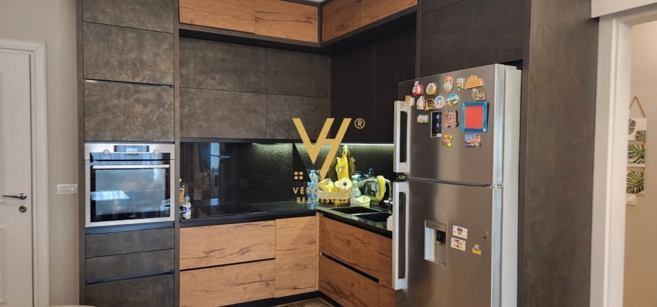 Tirane, jepet me qera apartament 2+1+Ballkon Kati 5, 103 m² 700 € (ISH FUSHA AVIACIONIT)