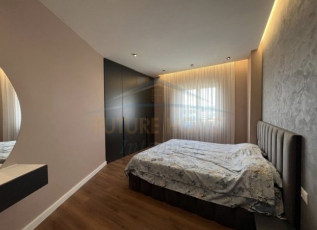 Tirane, shitet apartament 2+1+2 Kati 3, 126 m² 152.000 € (Rruga Kastriotët pranë Casa italias)