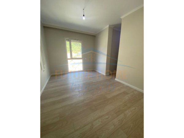 Tirane, shitet apartament 3+1+2 Kati 2, 155 m² 248.000 € (Rose Garden Residence pranë TEG)