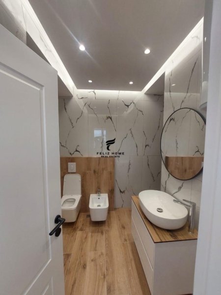 Tirane, shitet apartament 2+1+Ballkon Kati 10, 100 m² 215.000 € (RRUGA E BARRIKADAVE)