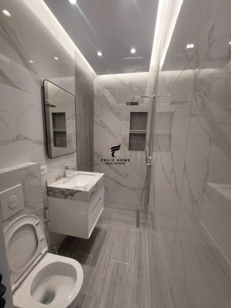 Tirane, shitet apartament 2+1+Ballkon Kati 10, 100 m² 215.000 € (RRUGA E BARRIKADAVE)