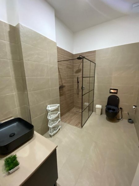 Tirane, shes apartament+verande | Penthouse 2+1+Aneks+Ballkon Kati 1, 107 m² 150.000 € (Peti)