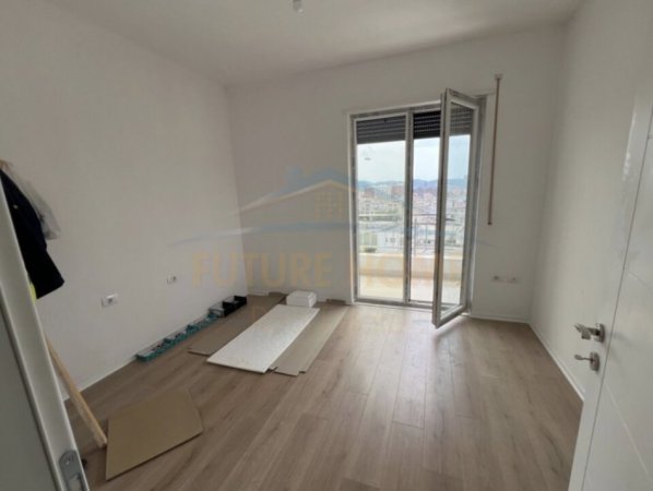 Tirane, shitet apartament 2+1+2 Kati 7, 87 m² 150.000 € (Porcelan)