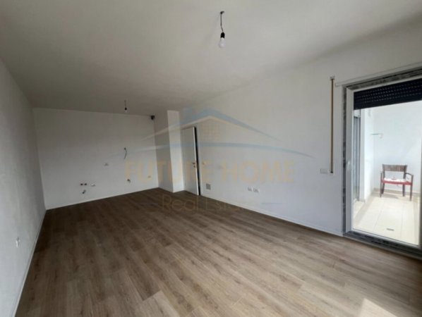 Tirane, shitet apartament 2+1+2 Kati 7, 87 m² 150.000 € (Porcelan)