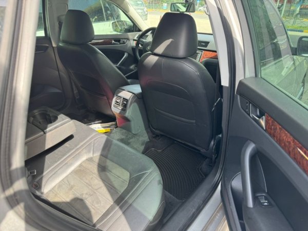 okazion Tirane, shes makine Passat Nafte, 8500 € sherbimet e bera