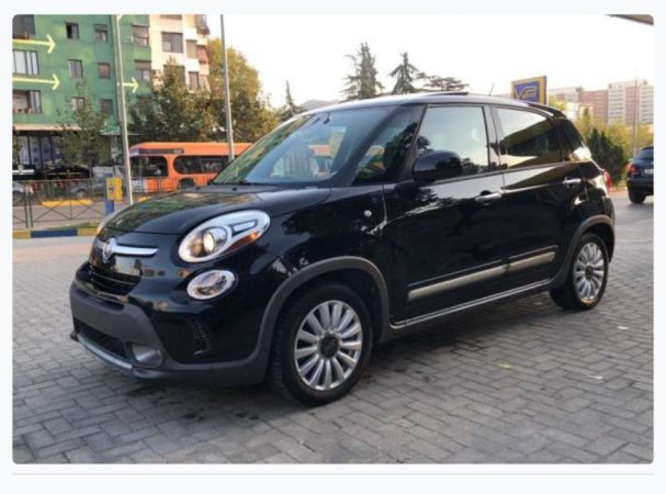 Tirane, jap me qera makine Fiat Benzin, e zeze automatik 30 €