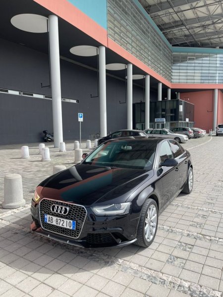 Tirane, shitet makine Audi Nafte, automatik Kondicioner 19.200 km 12.000 €
