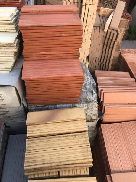 Tirane, shes Tulla shamat zjarrduruese te reja dhe te perdorura, Pllaka balte per veshje ambjentesh të ndryshme, llaç shamat zjarrdurues, oxhaqe, furra etj 10 €