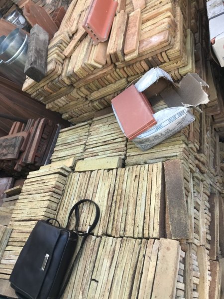 Tirane, shes Tulla shamat zjarrduruese te reja dhe te perdorura, Pllaka balte per veshje ambjentesh të ndryshme, llaç shamat zjarrdurues, oxhaqe, furra etj 10 €