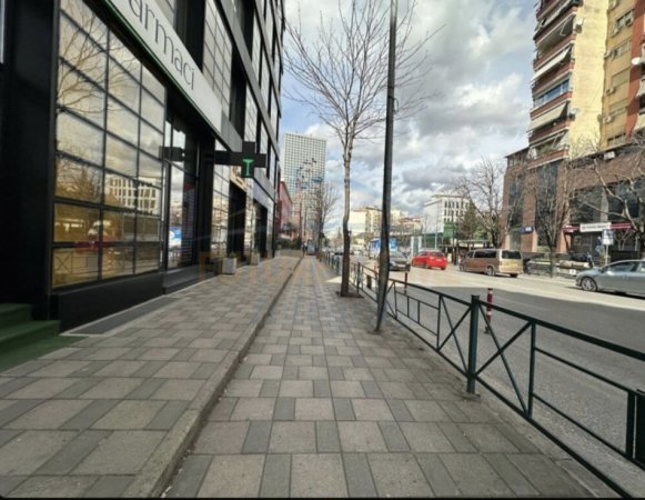 Tirane, shitet ambjent biznesi Kati 0, 130 m² 847.000 € (Rruga e Elbasanit)