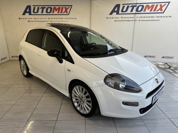Tirane, shes makine FIAT GRANDE PUNTO Nafte, e bardhë manuale Klima 221.000 km 4.600 €