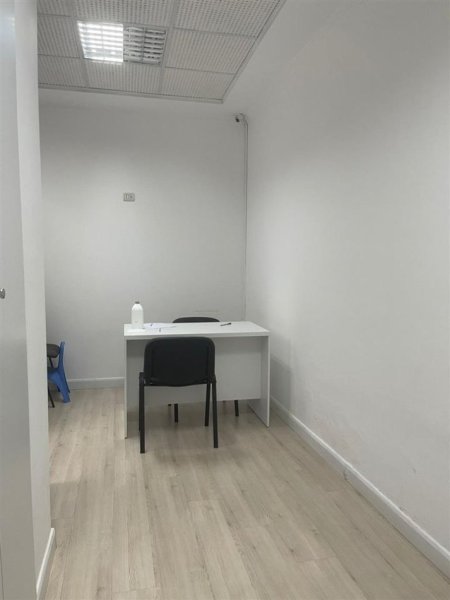 Tirane, shitet ambjent biznesi Kati 3, 34 m² 90.000 € (Selvia)