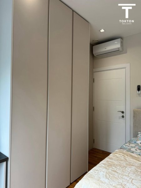 Tirane, shitet 2+1+Ballkon Kati 4, 80 m² 235.000 € (Kinostudio), TT 998