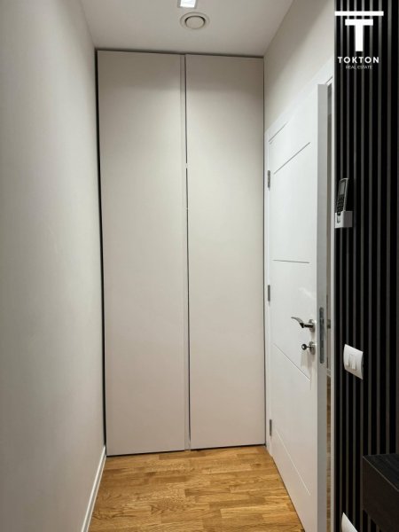 Tirane, shitet 2+1+Ballkon Kati 4, 80 m² 235.000 € (Kinostudio), TT 998